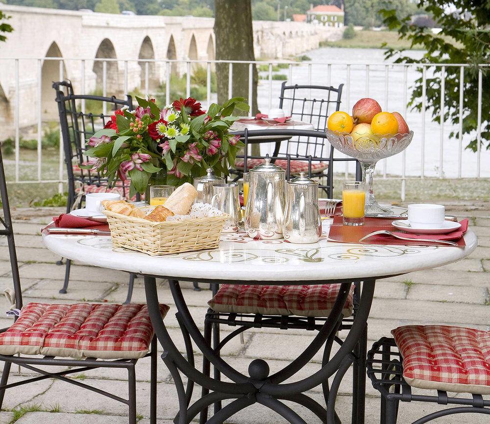 Grand Hotel De L'Abbaye Боженси Екстериор снимка
